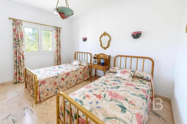 MAISON PROVENÇALE DE PLAIN PIED AU CALME ABSOLU