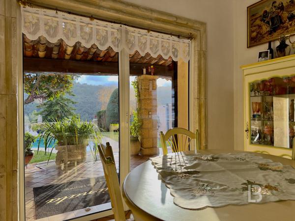 MAISON PROVENÇALE DE PLAIN PIED AU CALME ABSOLU