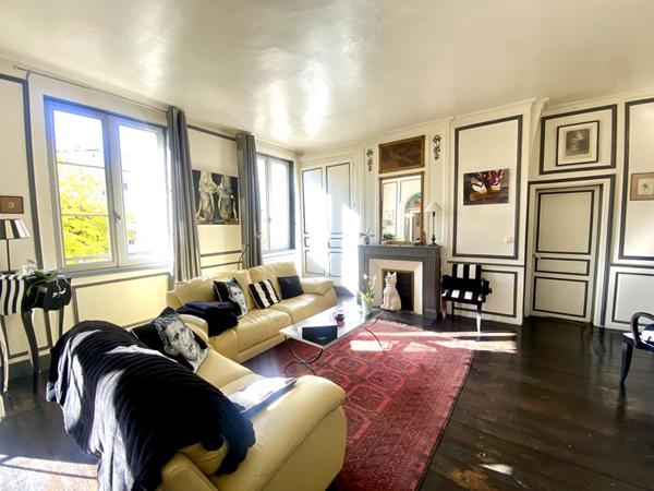 Appartement 5 pièces - 220 m²