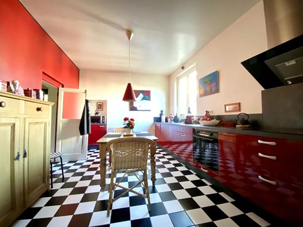 Appartement 5 pièces - 220 m²