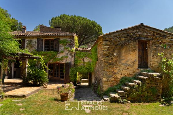 Propriété de charme, magnanerie et ancienne bergerie au coeur des Maures
