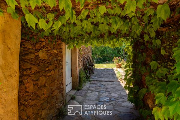 Propriété de charme, magnanerie et ancienne bergerie au coeur des Maures