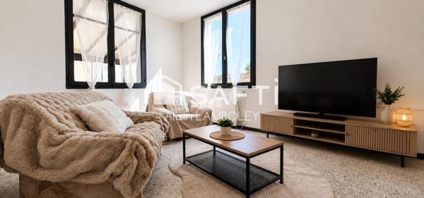 Maison rénovée à Riez, 73 m², 2 chambres, véranda, jardin arboré, proche commodités.