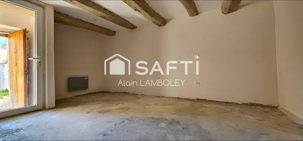 Maison rénovée à Riez, 73 m², 2 chambres, véranda, jardin arboré, proche commodités.