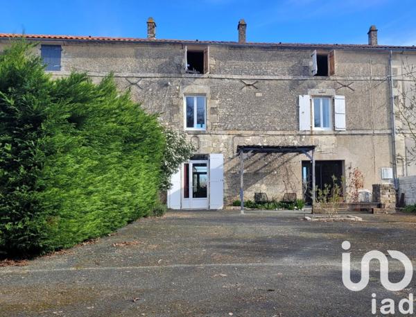 Maison traditionnelle 5 pièces de 145 m² à Vix (85770)