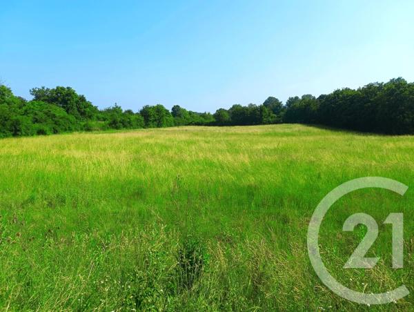 Terrain à vendre  832 m 2   ST MARTIN DU MONT  - 01