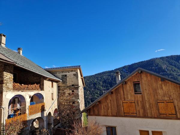 L'ensemble de l'appartement, ainsi qu'une grange en annexe