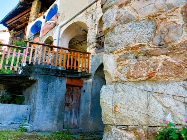 L'ensemble de l'appartement, ainsi qu'une grange en annexe