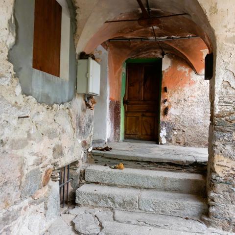 L'ensemble de l'appartement, ainsi qu'une grange en annexe