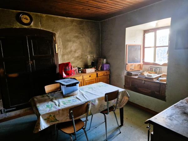 L'ensemble de l'appartement, ainsi qu'une grange en annexe