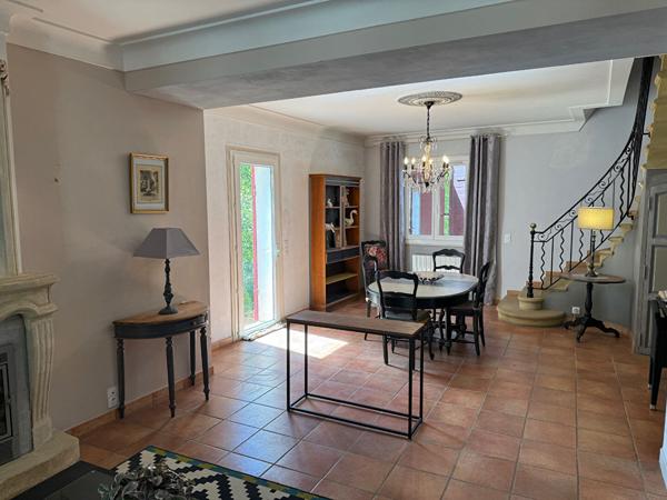 Maison Meyreuil 5 pièce(s) 160m2 avec jardin