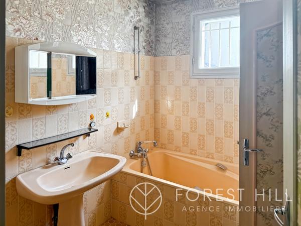 Vouvray (37210) MAISON ATYPIQUE A VOUVRAY