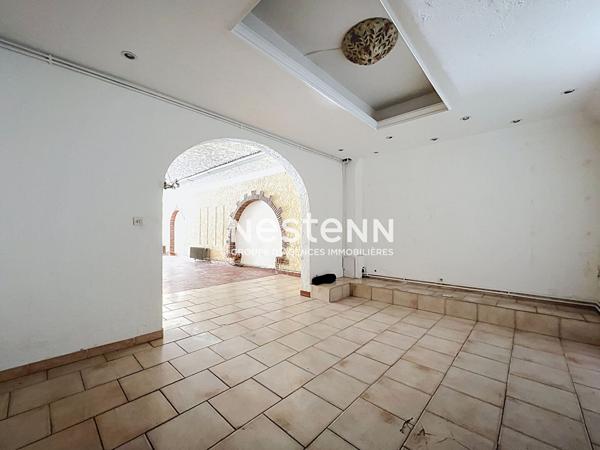 APPARTEMENT + LOCAL COMMERCIAL - 82 M² ET 108 M² - RUE DES POTIERS - PAS DE COPROPRIÉTÉ - PARKING