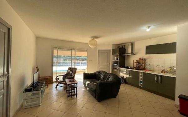 Appartement à vendre    4 pièces • 80,06 m2 Les Abymes