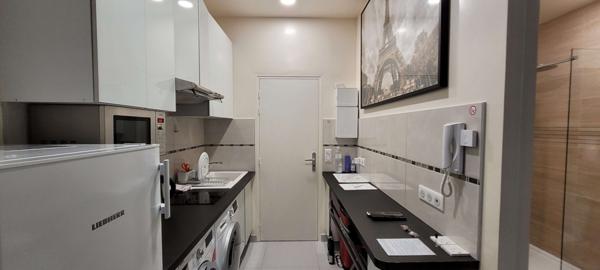 Paris (75016) BEAU STUDIO MEUBLE ET EQUIPE