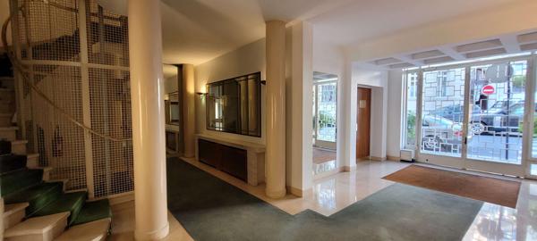 Paris (75016) BEAU STUDIO MEUBLE ET EQUIPE