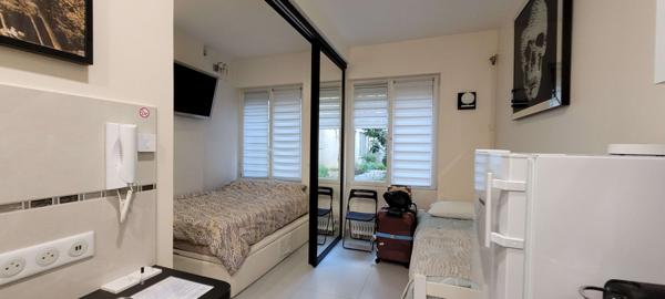 Paris (75016) BEAU STUDIO MEUBLE ET EQUIPE