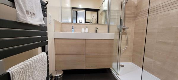 Paris (75016) BEAU STUDIO MEUBLE ET EQUIPE