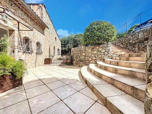 06810 Auribeau-sur-Siagne ? Villa 4 pièces de caractère