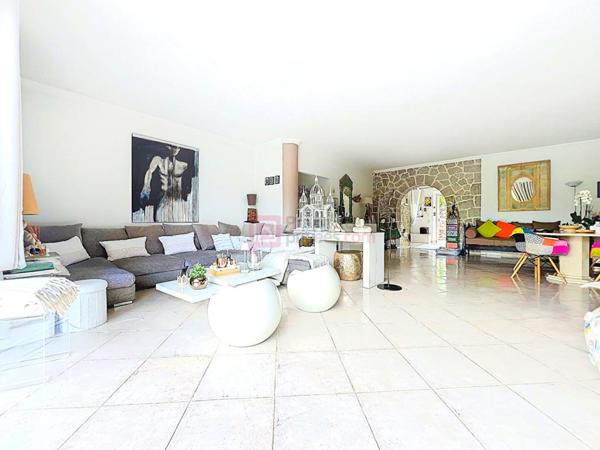 06810 Auribeau-sur-Siagne ? Villa 4 pièces de caractère