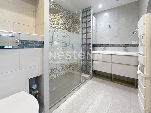 Appartement traversant moderne de 4 Pièces avec Cave et Parking en dernier étage - 69500 BRON