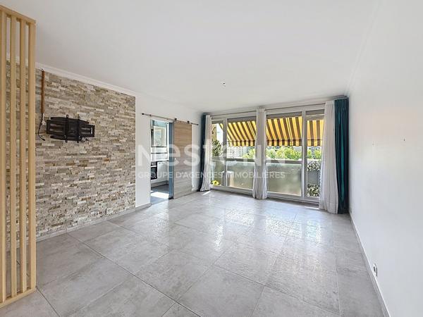 Appartement traversant moderne de 4 Pièces avec Cave et Parking en dernier étage - 69500 BRON