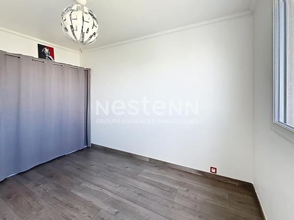 Appartement traversant moderne de 4 Pièces avec Cave et Parking en dernier étage - 69500 BRON