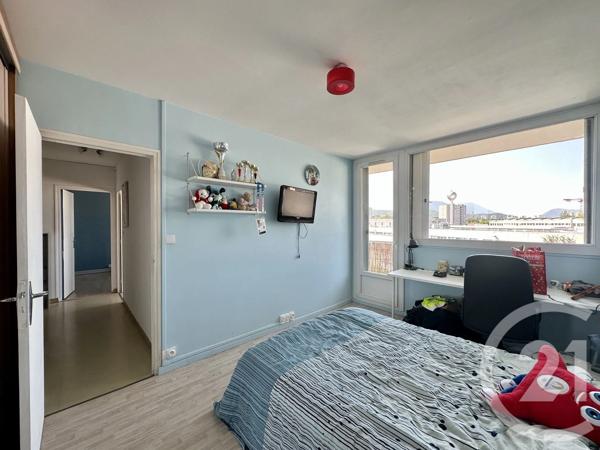 Appartement F5 à vendre  6 pièces - 106 m 2   GRENOBLE  - 38