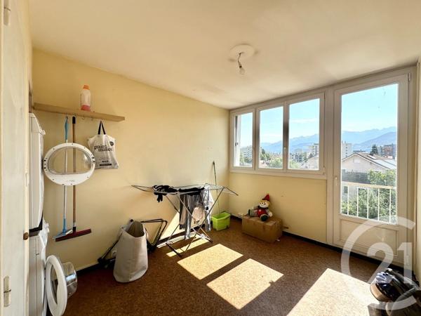 Appartement F5 à vendre  6 pièces - 106 m 2   GRENOBLE  - 38