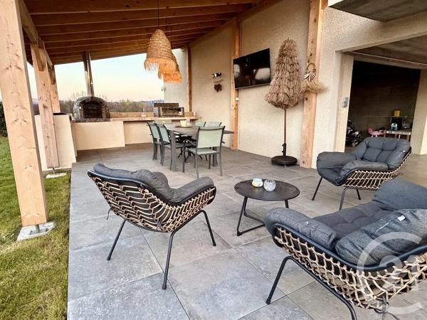 Maison à vendre  6 pièces - 194 m 2   ST JUST ST RAMBERT  - 42
