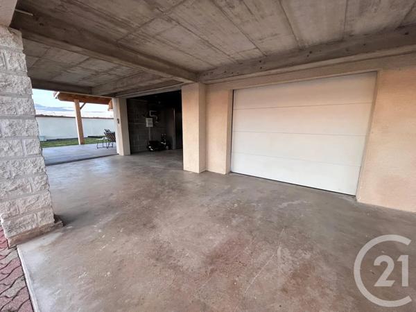 Maison à vendre  6 pièces - 194 m 2   ST JUST ST RAMBERT  - 42