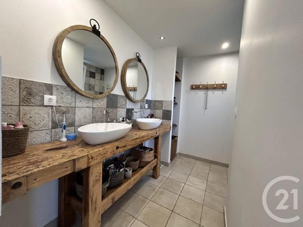 Maison à vendre  6 pièces - 194 m 2   ST JUST ST RAMBERT  - 42