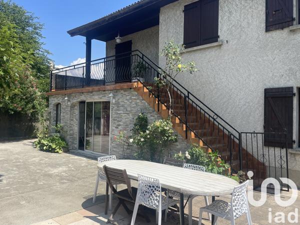 Maison à vendre 10 pièces 188 m² Saint-Martin-d'Hères