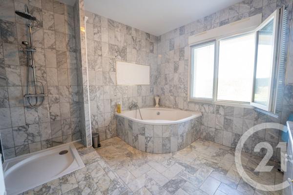 Maison à vendre  8 pièces - 194,51 m2 SAUJON - 17