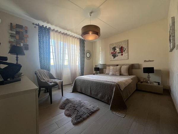 Demeure Contemporaine 6 pièces 194.8 m2