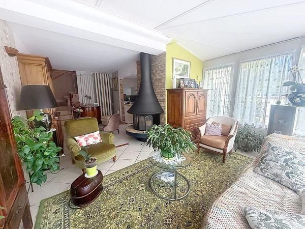 À vendre - Maison individuelle, 5 pièces située à Saint-Pierre-des-Corps (37700)