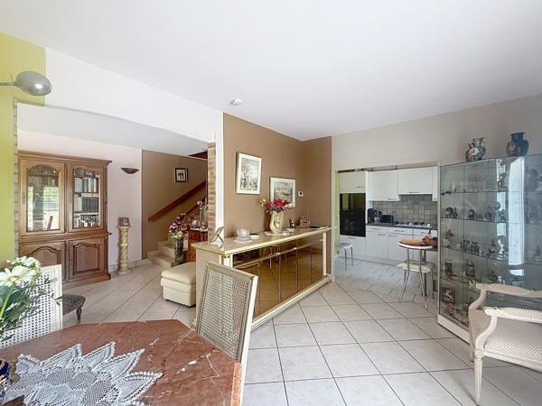 À vendre - Maison individuelle, 5 pièces située à Saint-Pierre-des-Corps (37700)