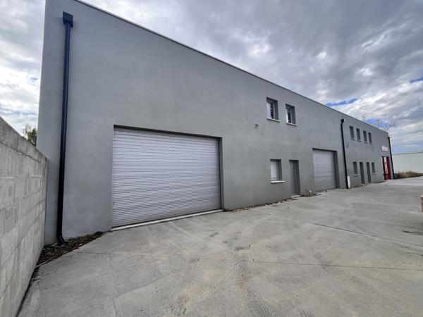 Locaux professionnels multi-usages en Zone industrielle