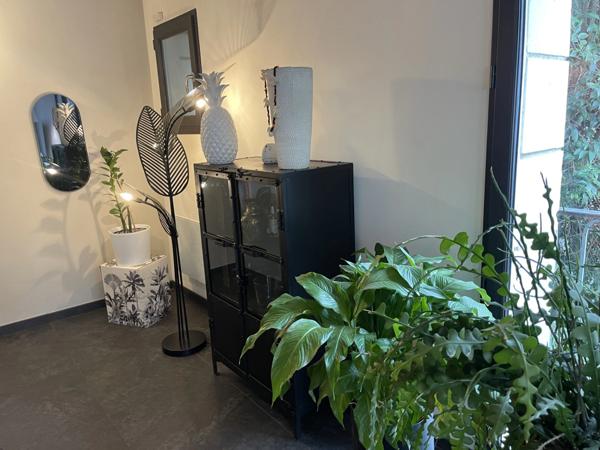 PRODUIT UNIQUE SUR SAUMUR CENTRE 120M2 HABITABLE 3 CHAMBRES 100M2 DE TERRASSE 1 PLACE DE PARKING PRIVATIVE