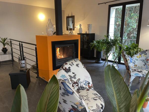 PRODUIT UNIQUE SUR SAUMUR CENTRE 120M2 HABITABLE 3 CHAMBRES 100M2 DE TERRASSE 1 PLACE DE PARKING PRIVATIVE