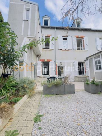 Vente
                Maison150 m² - 6 Pièces -
                    ORLEANS (45000)