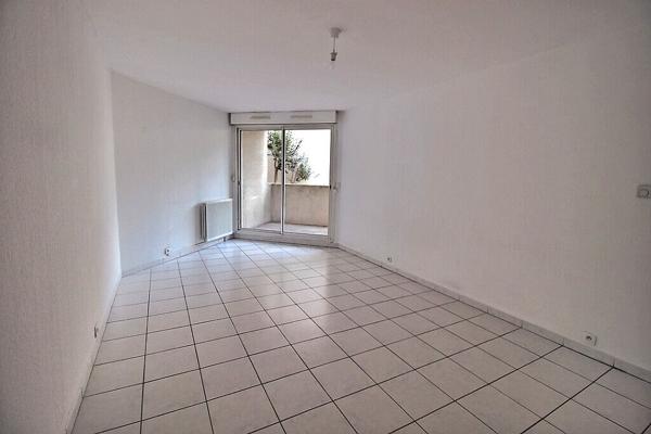 MARSEILLE 13008 - Appartement 3 pièces 57.56 m² avec extérieur