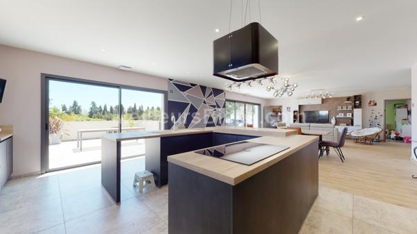 Villa T7 sur parcelle de 1200m²