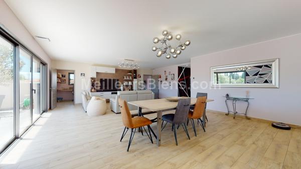 Villa T7 sur parcelle de 1200m²