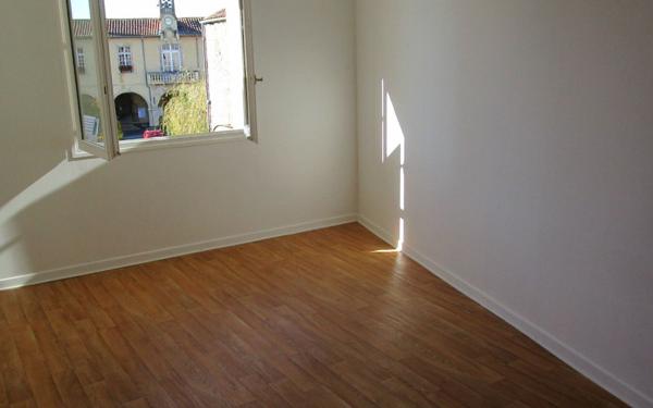 Appartement à louer    3 pièces •  Aignan