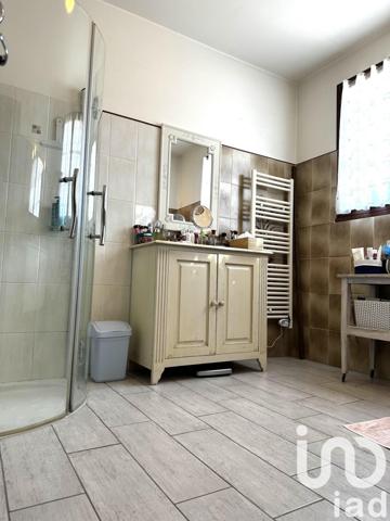 Maison traditionnelle 5 pièces de 130 m² à Neuvic (24190)