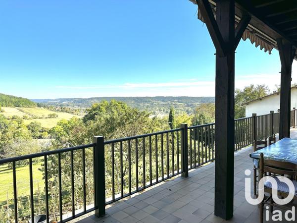 Maison traditionnelle 5 pièces de 130 m² à Neuvic (24190)