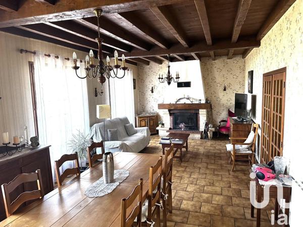 Maison traditionnelle 5 pièces de 130 m² à Neuvic (24190)