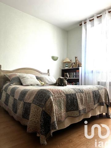 Maison traditionnelle 5 pièces de 130 m² à Neuvic (24190)