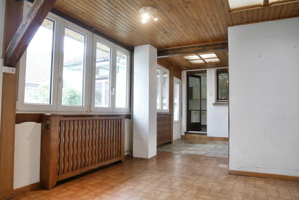 MAISON DE VILLE AVEC GARAGE, NOMBREUSES POSSIBILITES